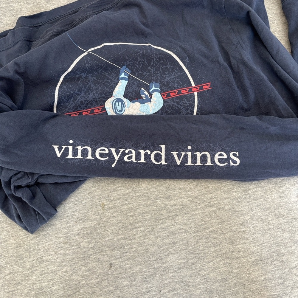 Boys Size XL Vineyard Vines Hockey Graphic Long Sleeve T-Shirt - Picture 5 of 5